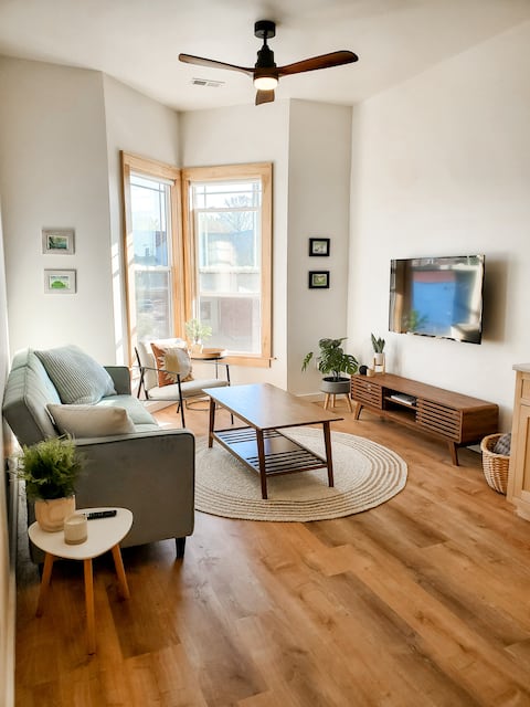 Main Street apt 2 blocks from Lake Superior!