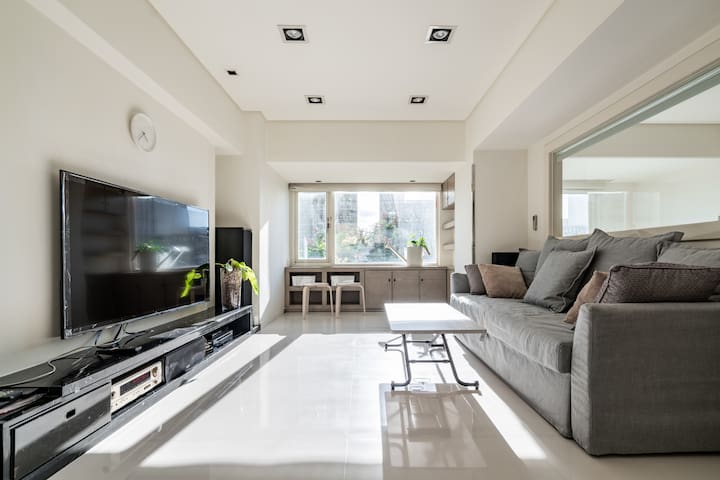 High-Rated Daan Park | Elevator & Family Comfort