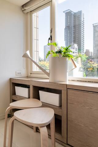 High-Rated Daan Park | Elevator & Family Comfort gallery image 4