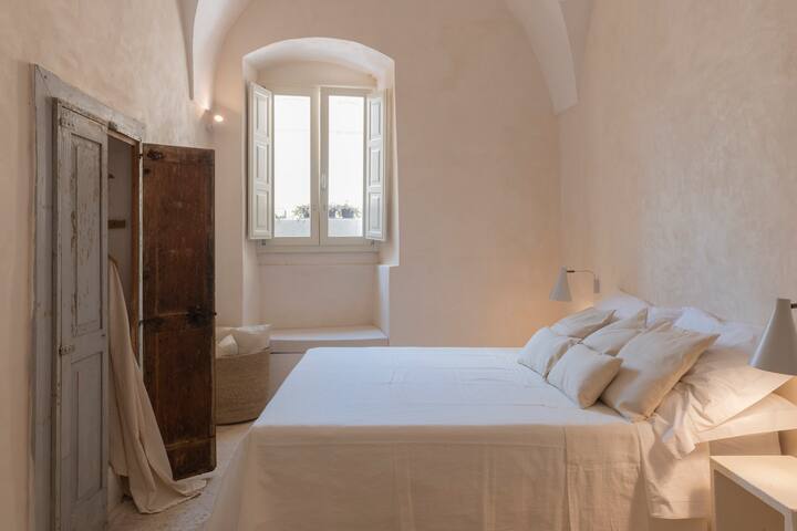 3 bedroom palazzo with roof terrace & plunge pool gallery image 4