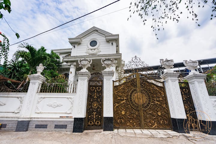 KN HOLIDAY VILLA managed Airbnb listing 1