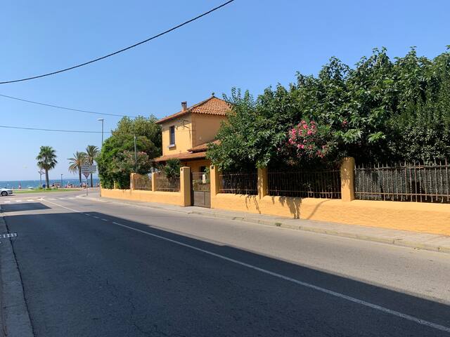 Charming house overlooking the sea gallery image 5