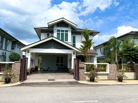 Bungalow in exclusive area