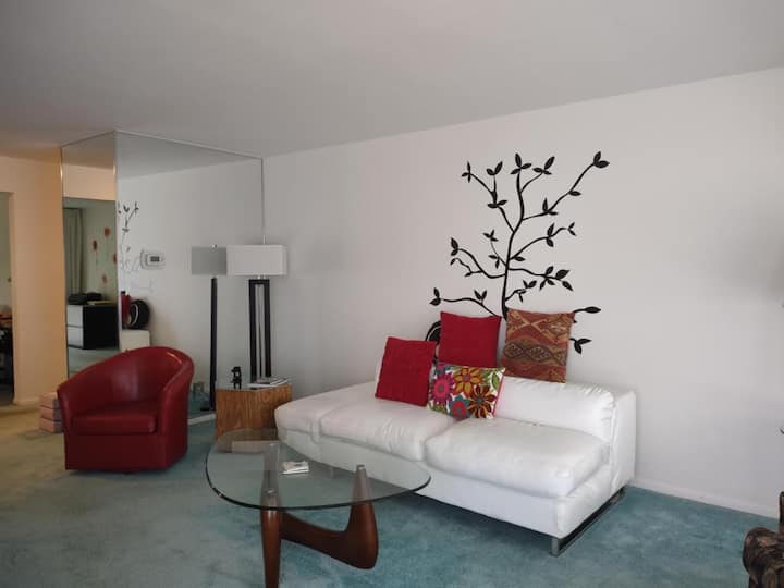 Uživajte u dnevnom boravku, vrlo čistom i opuštajućem prostoru. 