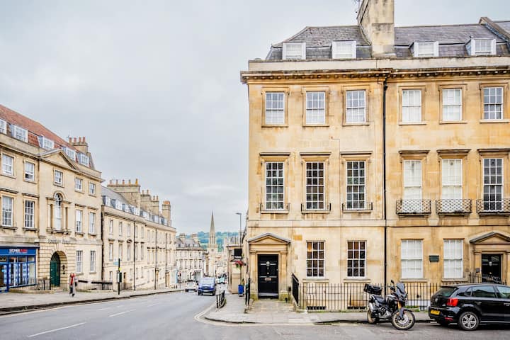 Airbnb in sale bath