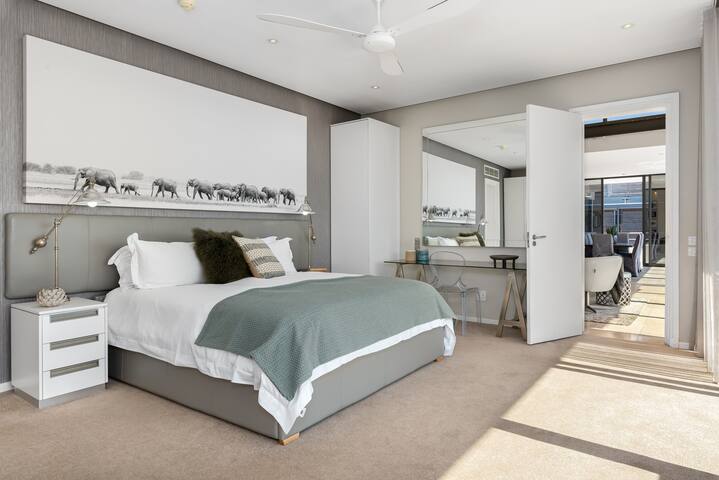 Penthouse 403 Paregon – Iconic. Exclusive. Serene. gallery image 4