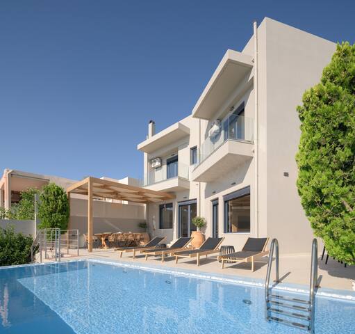 Anima SeaView Luxury Living Villa gallery image 5