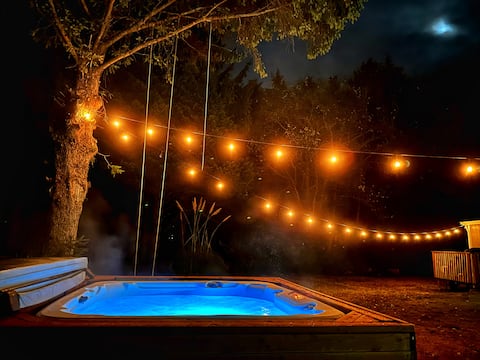 Cozy Ocean Shores Home w/Airstream, HotTub, Arcade