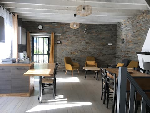 Cozy house with terrace, garden, parking