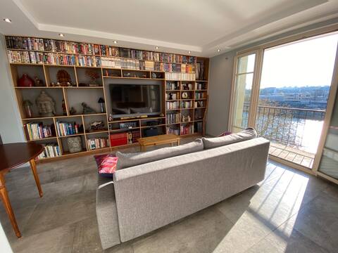 Direct Seine River view, 30min from central Paris
