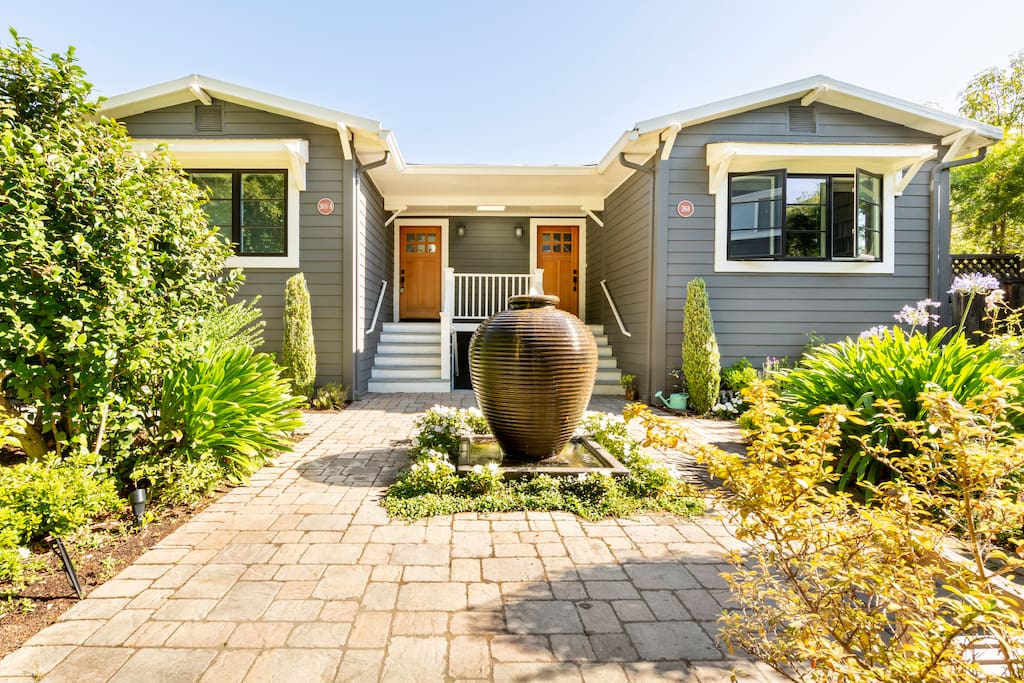 Elegantly renovated 2B2B with private garden patio