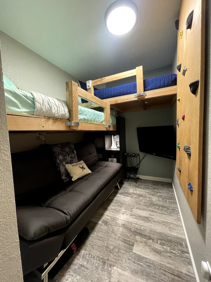 Dvojposteľová izba s poschodovou posteľou