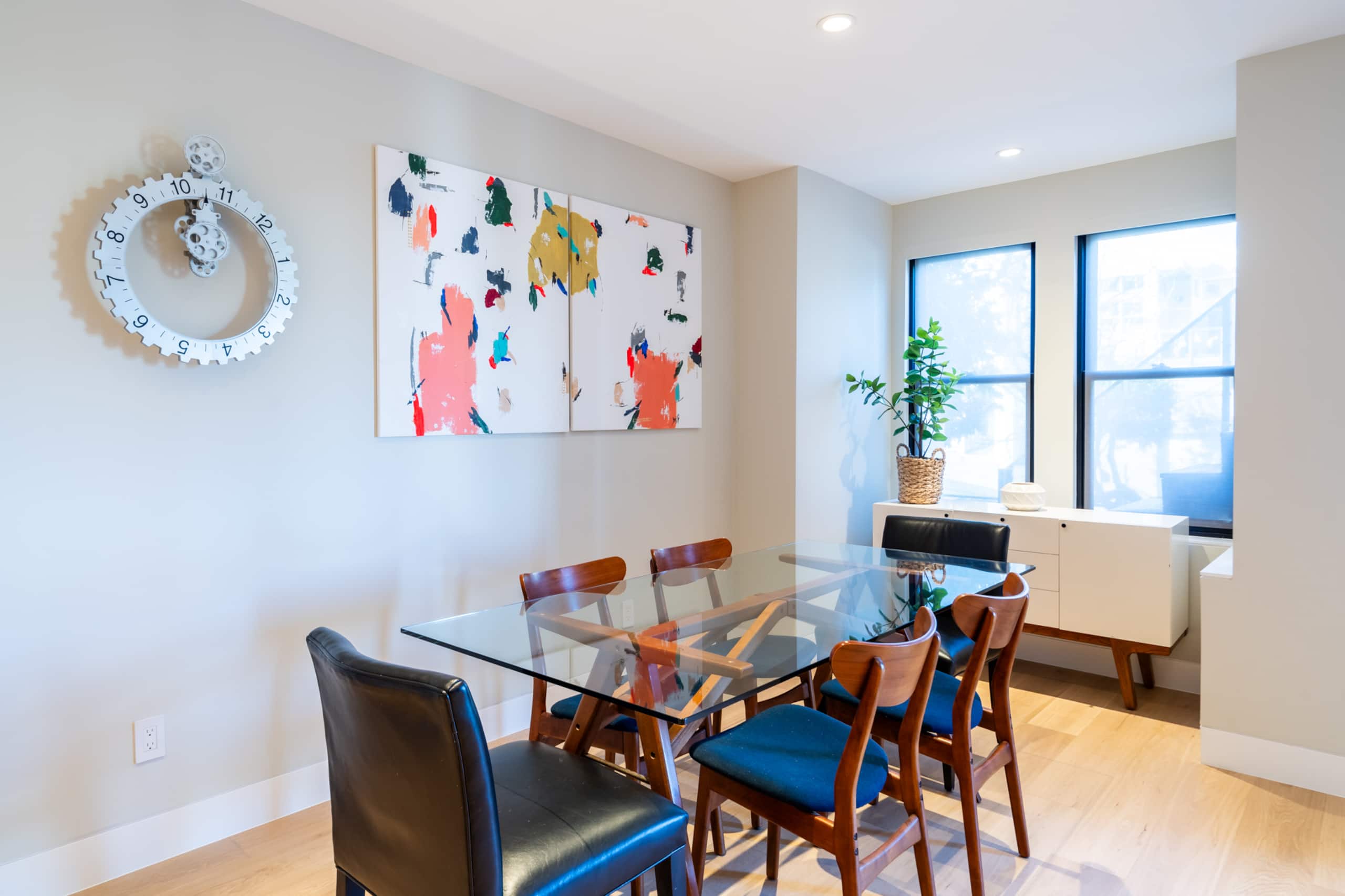 Home in San Francisco · ★4.97 · 2 bedrooms · 2 beds · 1 bath - Image 10