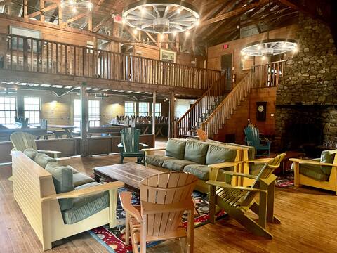 Rustic Lakeside Camp. Sleeps 42!