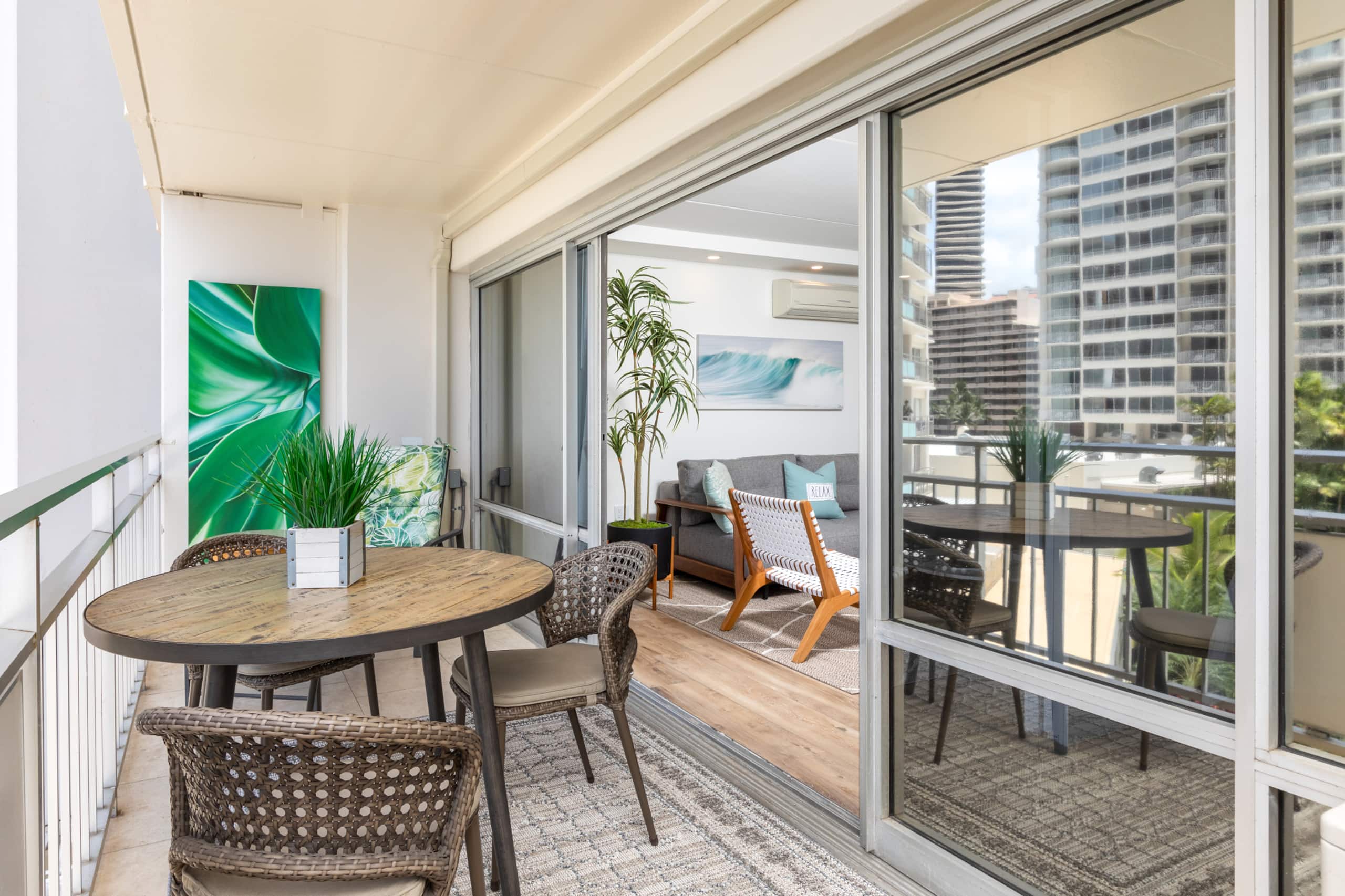 Condo in Honolulu · ★4.89 · 1 bedroom · 2 beds · 1 private bath - Image 17