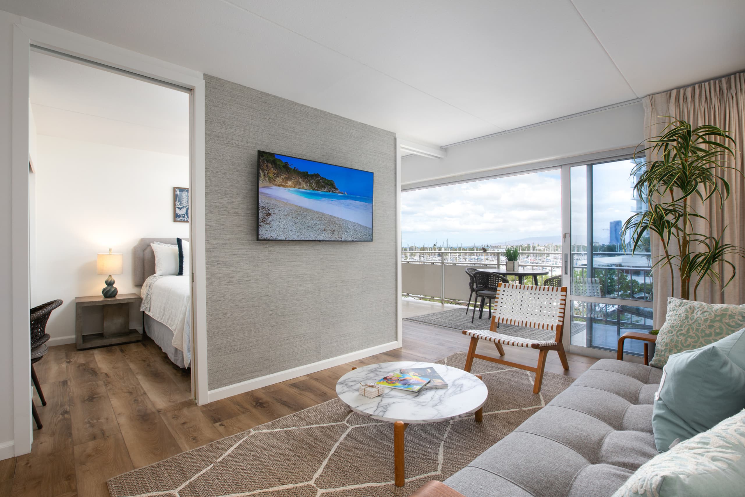 Condo in Honolulu · ★4.89 · 1 bedroom · 2 beds · 1 private bath - Image 2