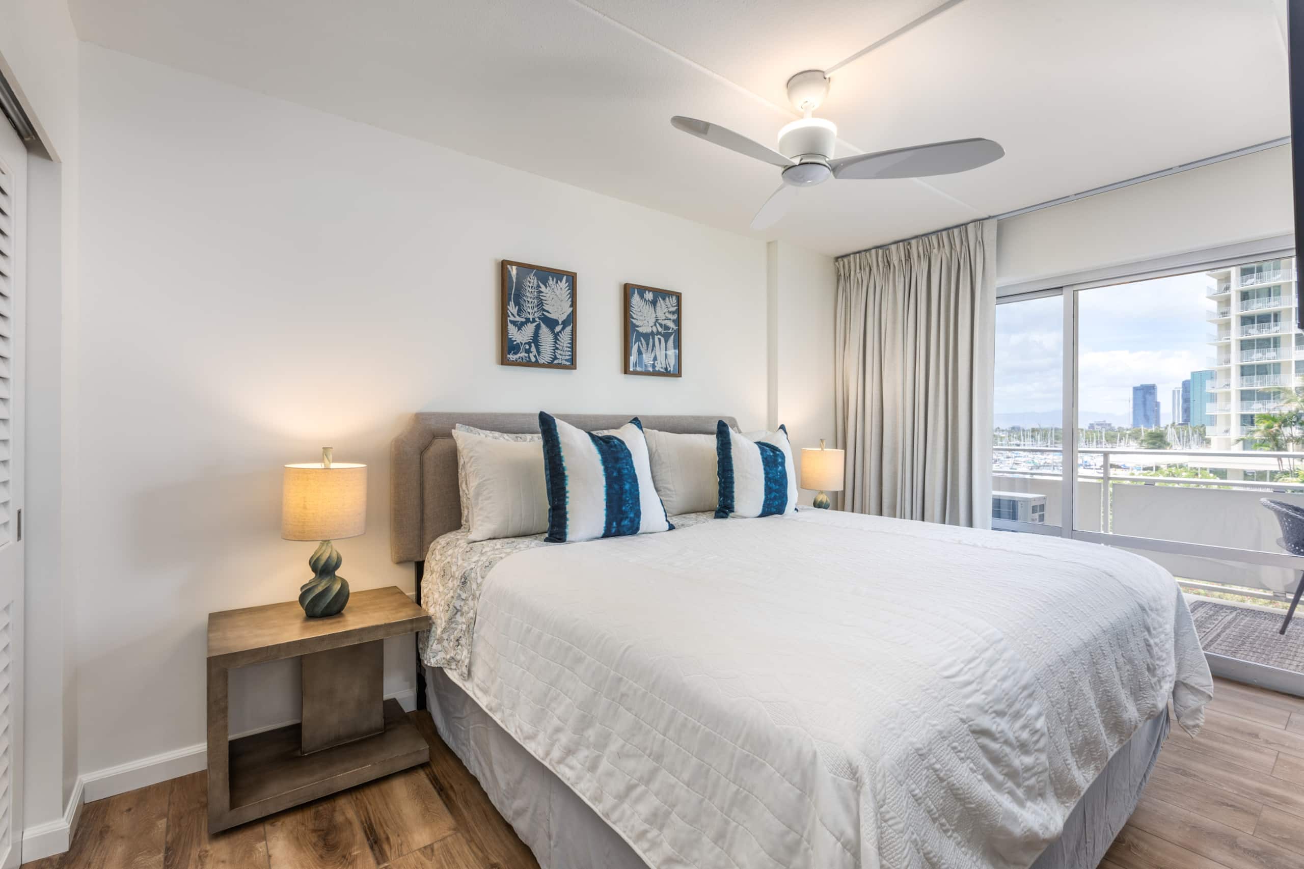 Condo in Honolulu · ★4.89 · 1 bedroom · 2 beds · 1 private bath - Image 12