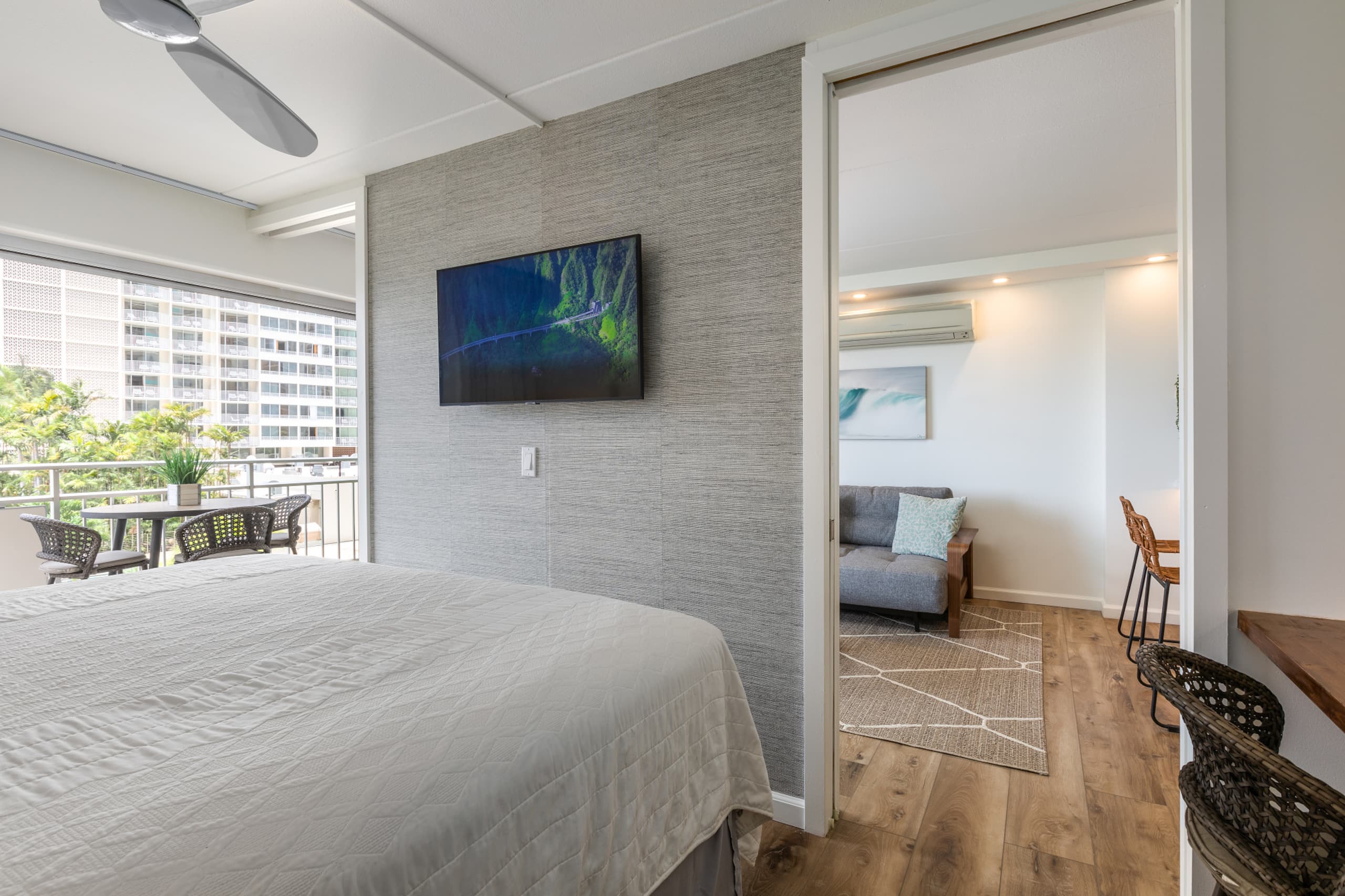 Condo in Honolulu · ★4.89 · 1 bedroom · 2 beds · 1 private bath - Image 11