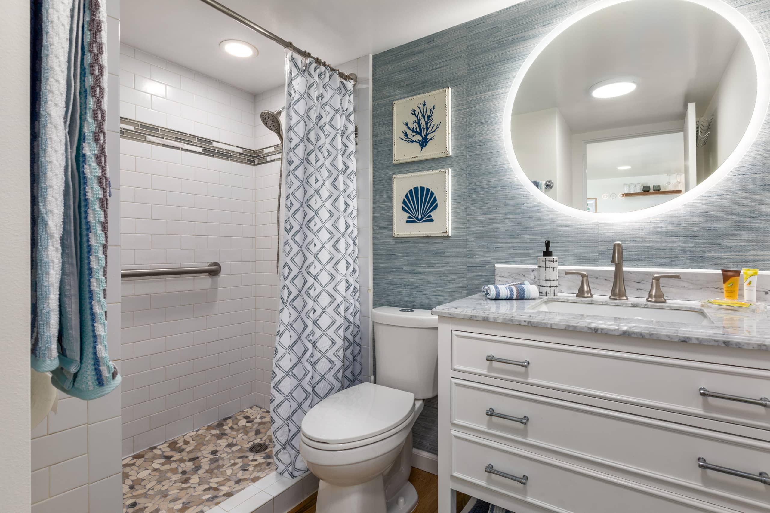Condo in Honolulu · ★4.89 · 1 bedroom · 2 beds · 1 private bath - Image 15