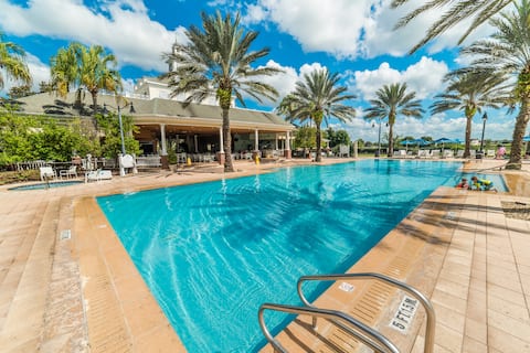 Perfect 10 Bedroom Villa W/ Large Pool & Hot tub