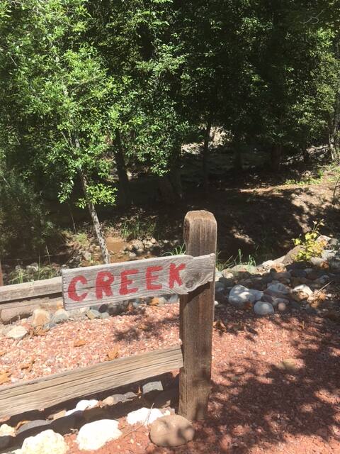 Cozy Log Cabin on Creek Near Sedona