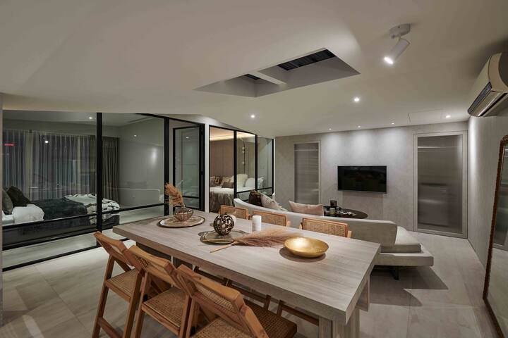 T5時尚優雅8-10人房/電梯/三房三衛/誠品/中山站/台北車站10分鐘 gallery image 2