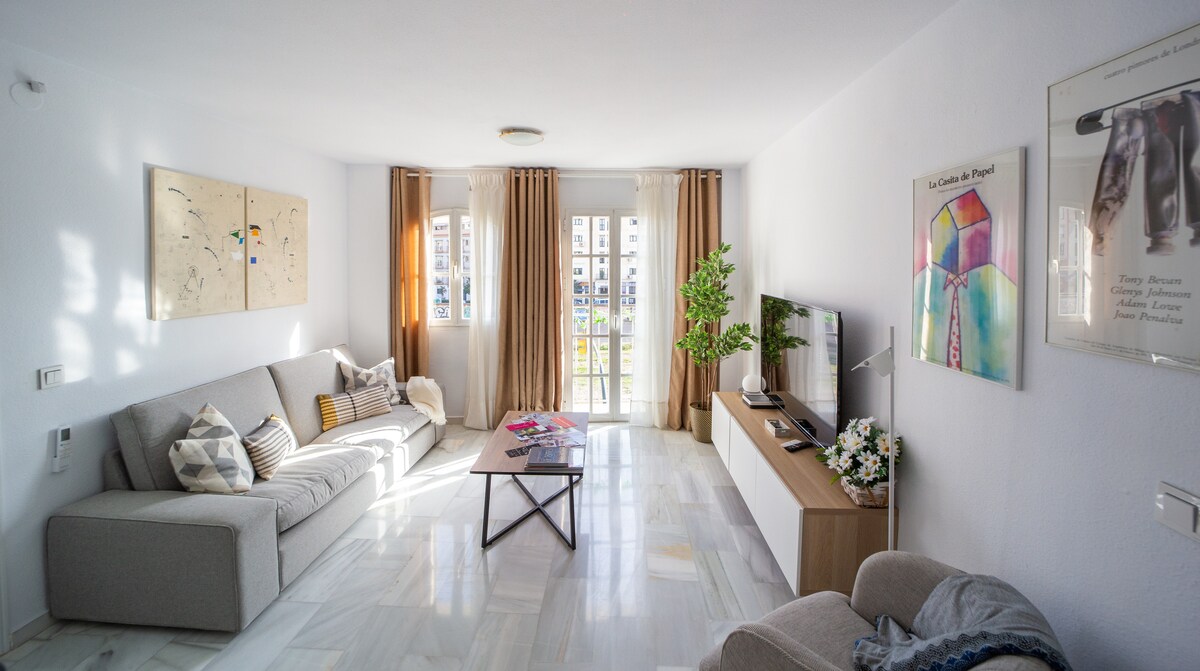 Popular Airbnb listing: Beautiful apartment. Downtown. Free parking. in La Trinidad (Centro)