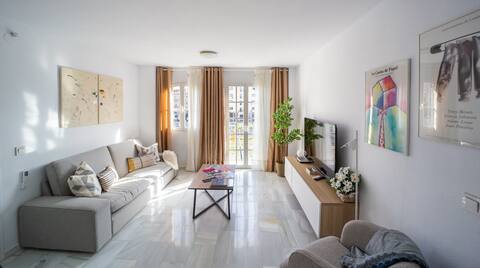 Anuncio de Airbnb popular: Beautiful Central Apartment with Free Parking en La Trinidad (Centro)