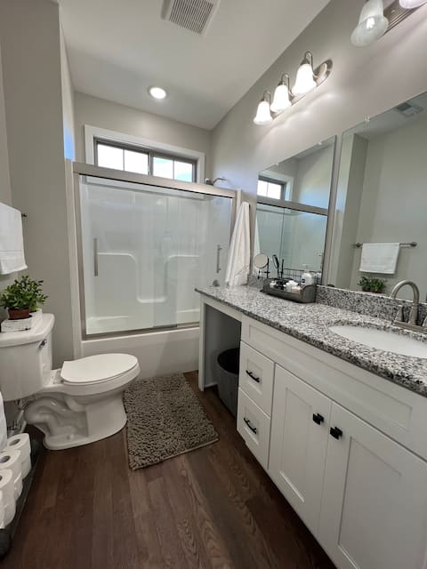 Haven House Retreat In Tiny Home Village