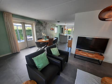 Luxurious country house with hot tub