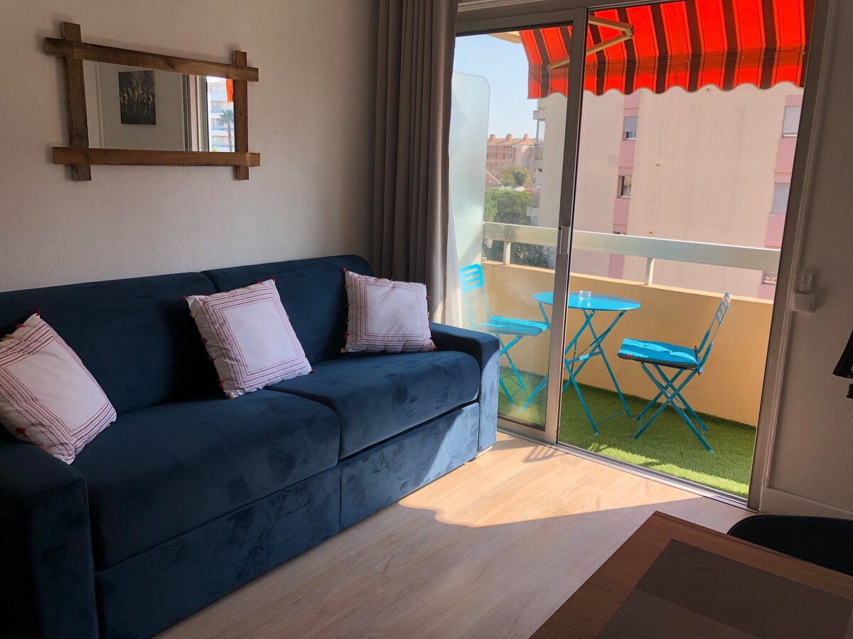 Successful Airbnb property: Studio beach at 150m- in Fréjus