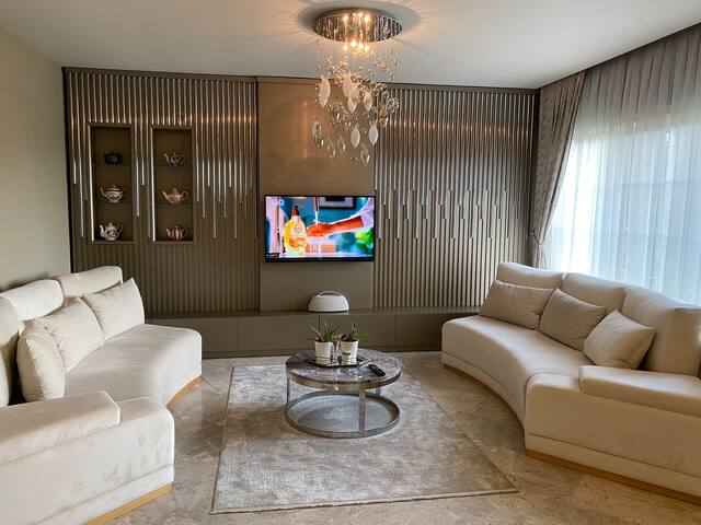 Havuzlu, konforlu, lüks villa gallery image 3