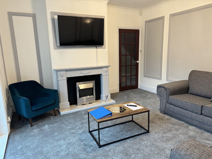 Large 5 Bed House-nec, Bhx, Hs2-large Rear Garden - Warwickshire