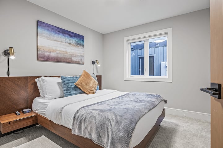 二楼标准双人床卧室