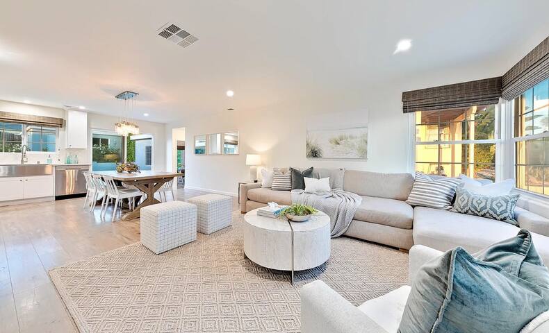 Bird Rock Beach House across street from the Ocean