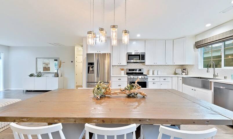 Bird Rock Beach House across street from the Ocean gallery image 5