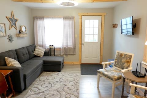 Cozy, farmhouse-style 1-bedroom apartment