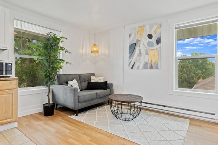 Charming Getaway In Billings | Free Parking | Wifi - Billings, MT
