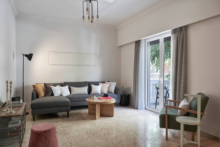 Sleeping next to the Ancient Gods in Koukaki gallery image 3