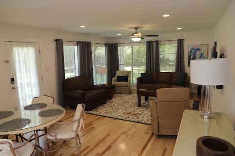 Totally Remodeled 3/2 Home - Historic Downtown