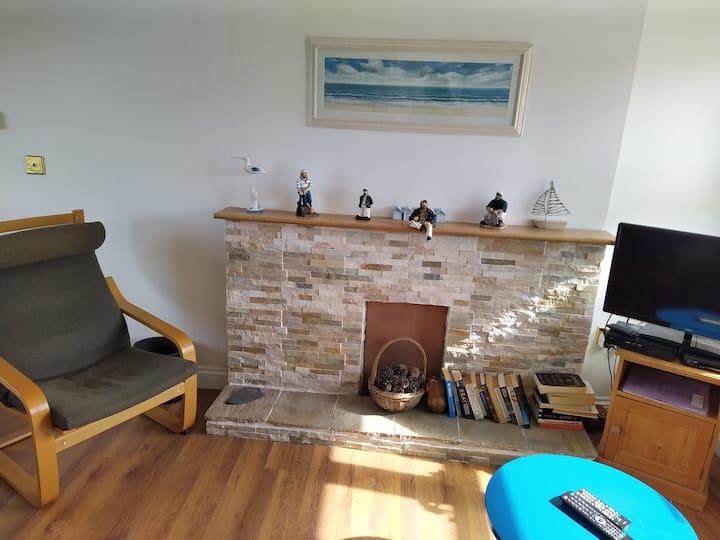 Charming 3 Bedroom Cottage Set Right By The Beach - Rhosneigr