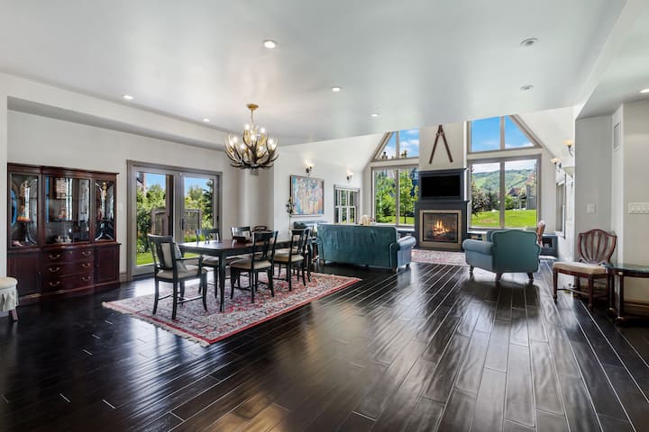 Bluemountain 6 Bedrooms Executive Private Home - コリングウッド