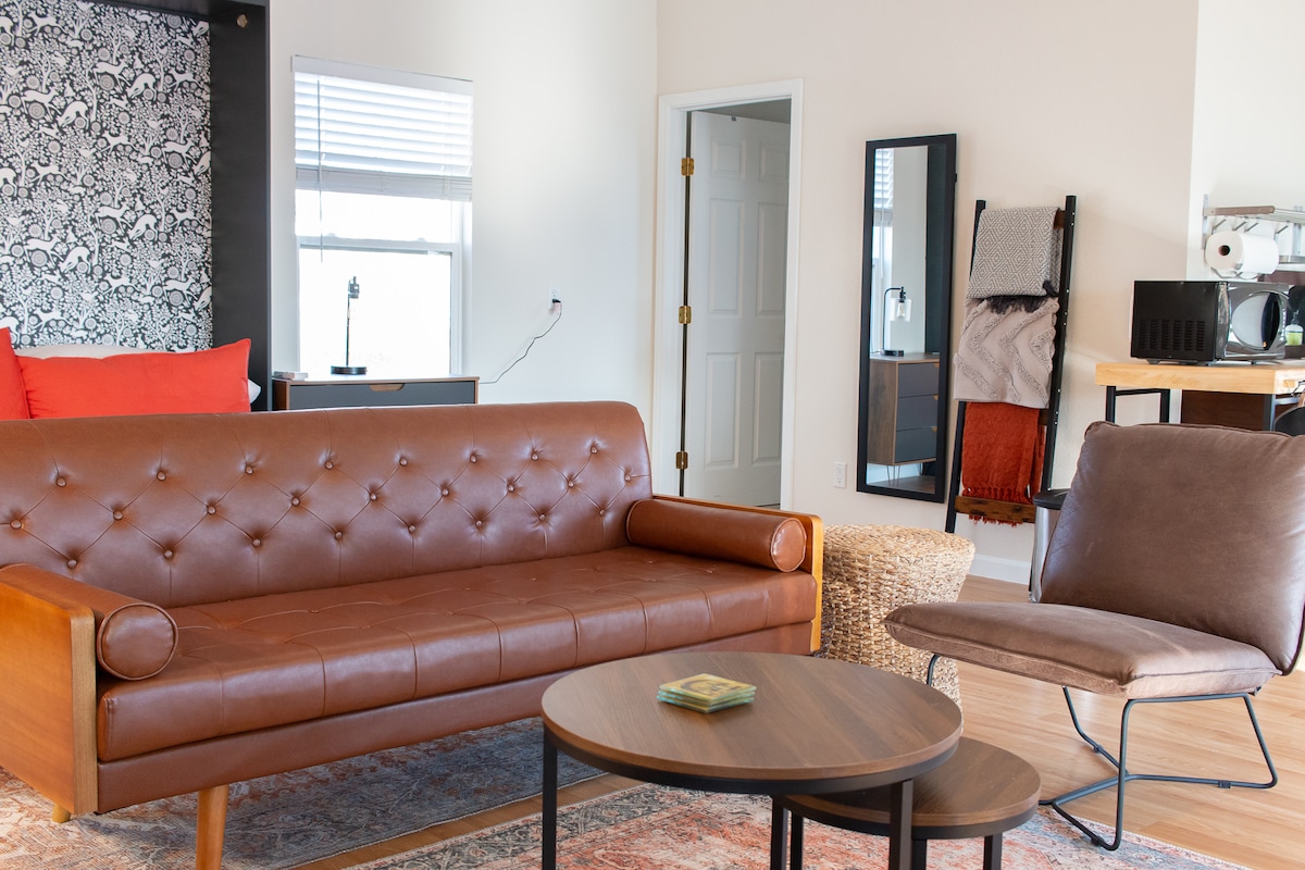 Top Airbnb: Dog Friendly Tree House, Central in Highland