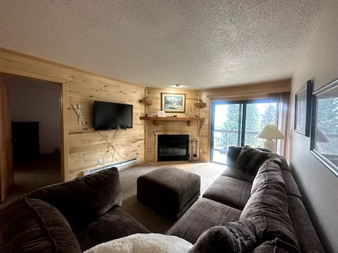 Popular Airbnb listing: Ski-in/out CONDO in Durango