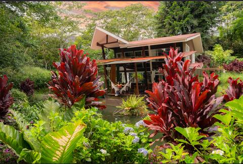 Lake House - Jacuzzi - A/C - Wi-Fi - Close to town