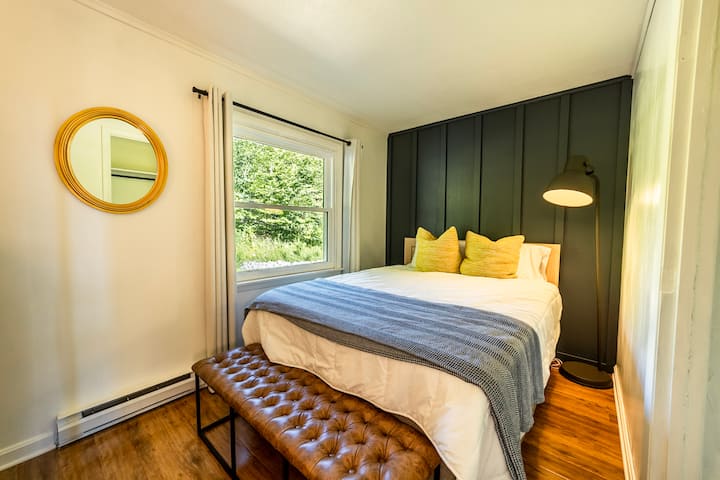 Bedroom 3

(Photo by @dirtandglass)