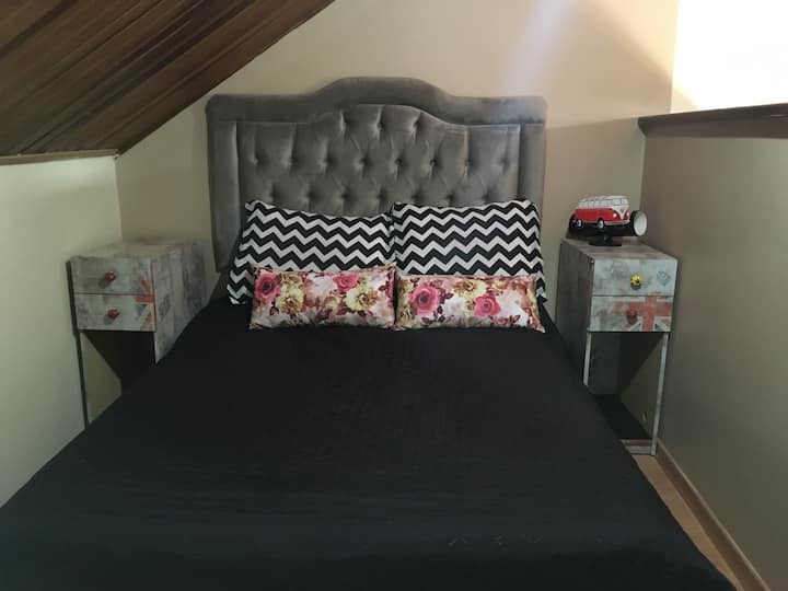 מיטה זוגית - קומה שנייה