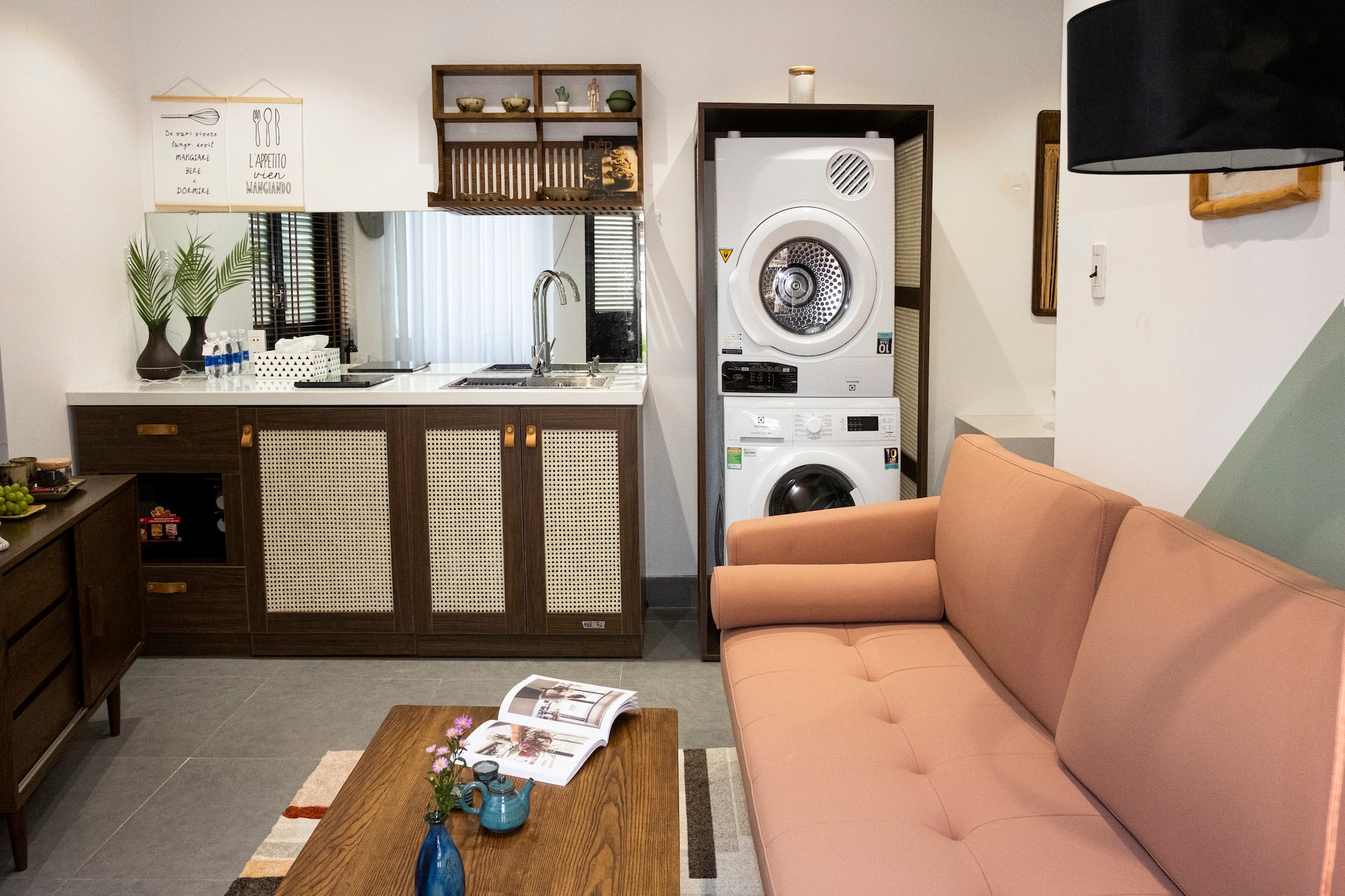 1 BR APT W/ GARDEN IN FRONT ROOFTOP POOL NEAR TOWN