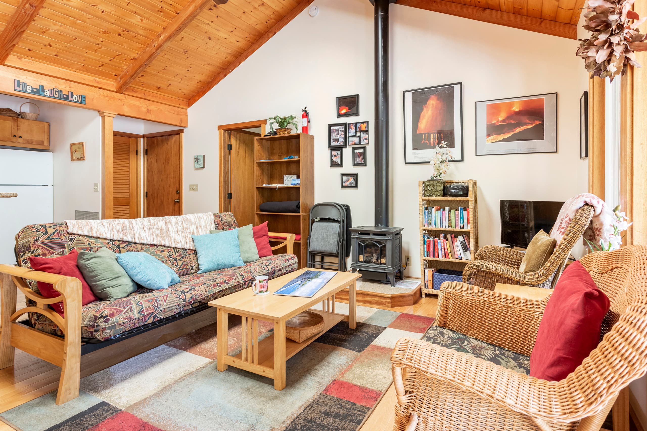 Bright, spacious rainforest cottage close to HVNP - Photo 3