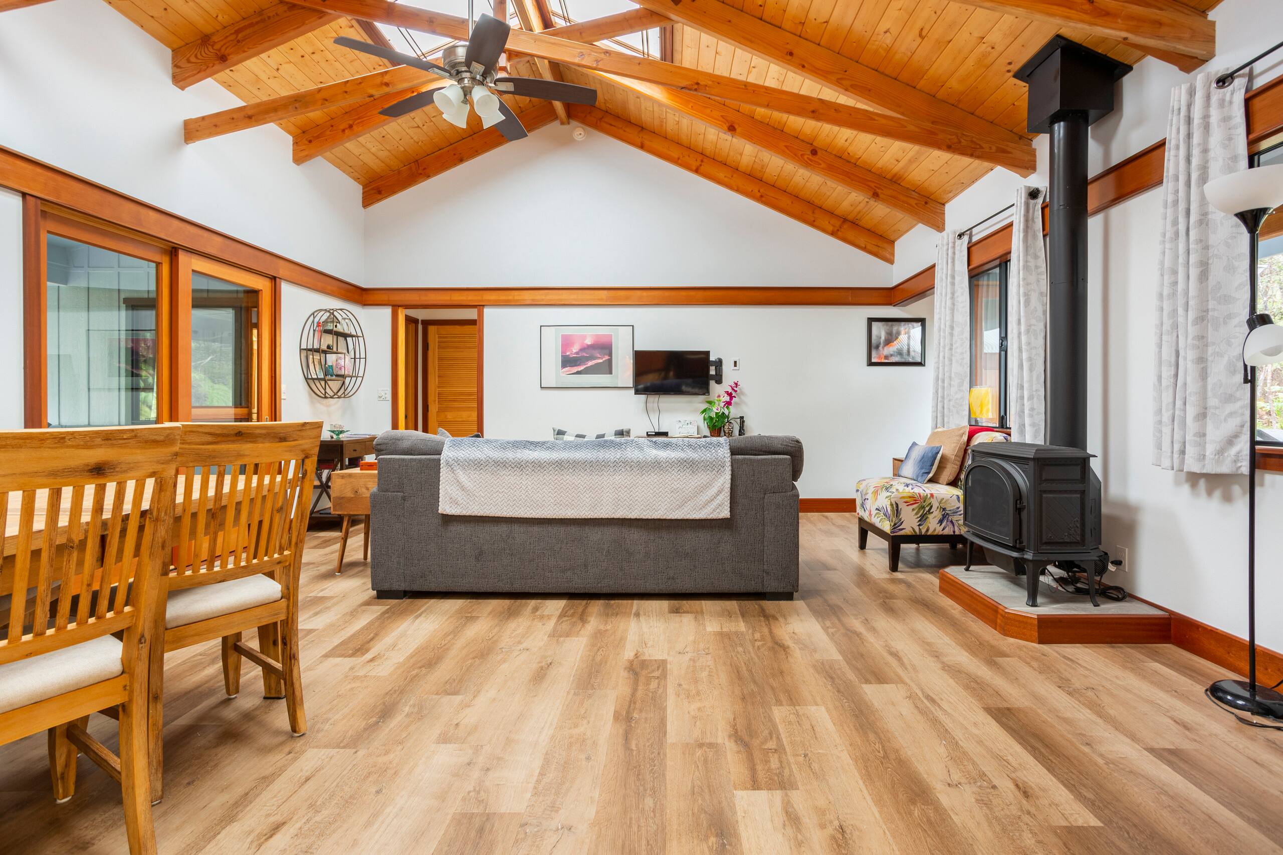 Home in Volcano · ★4.85 · 3 bedrooms · 4 beds · 2 private baths - Image 4